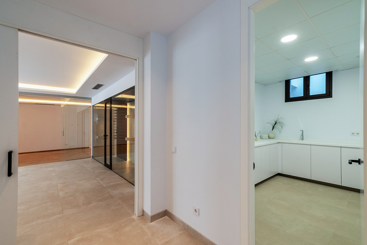 Se vende Villa - Chalet de 4 dormitorios en Costa Del Sol, Málaga, España
