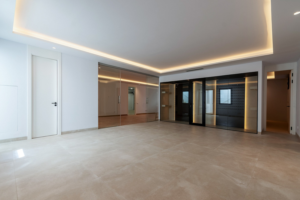 Se vende Villa - Chalet de 4 dormitorios en Costa Del Sol, Málaga, España