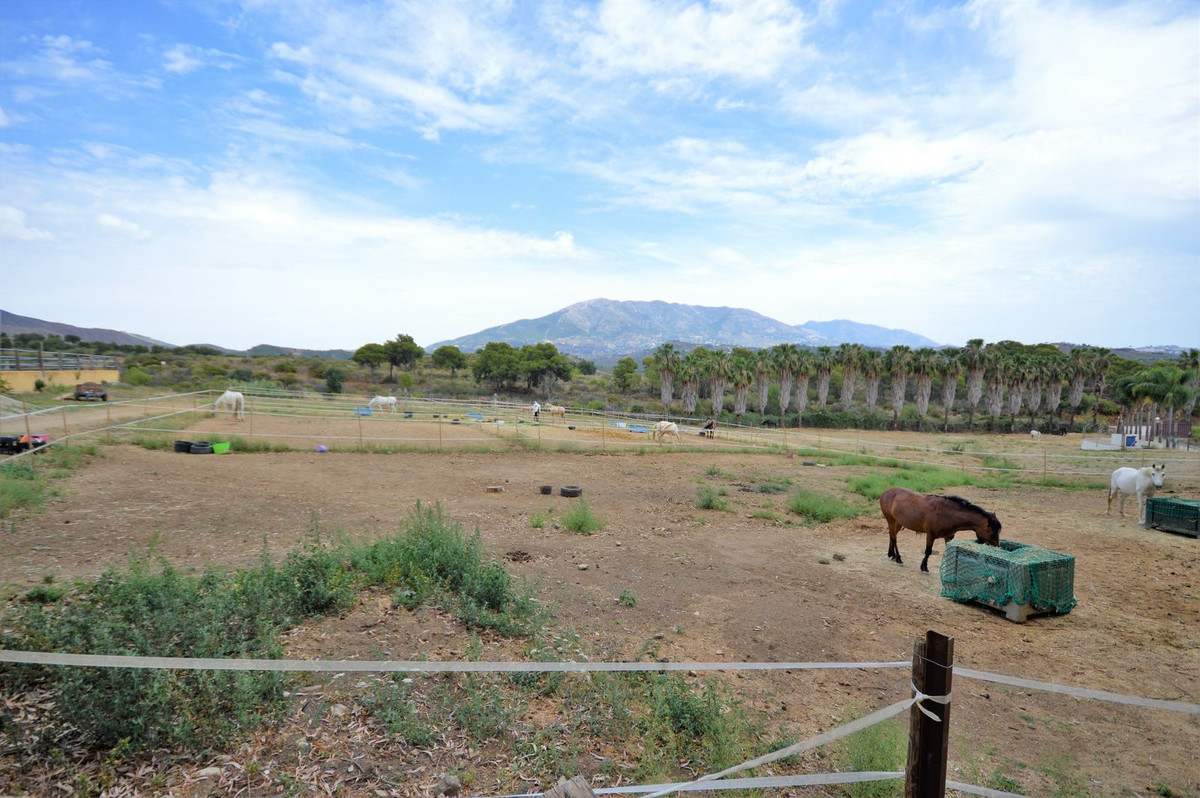 9 Bed Townhouse for sale in Mijas Costa Del Sol, Málaga, Spain