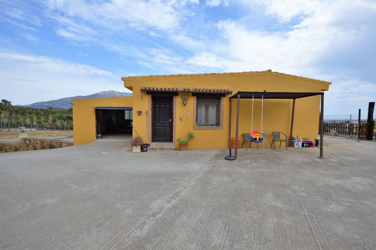 9 Bed Townhouse for sale in Mijas Costa Del Sol, Málaga, Spain