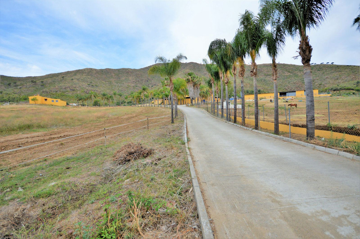 9 Bed Townhouse for sale in Mijas Costa Del Sol, Málaga, Spain