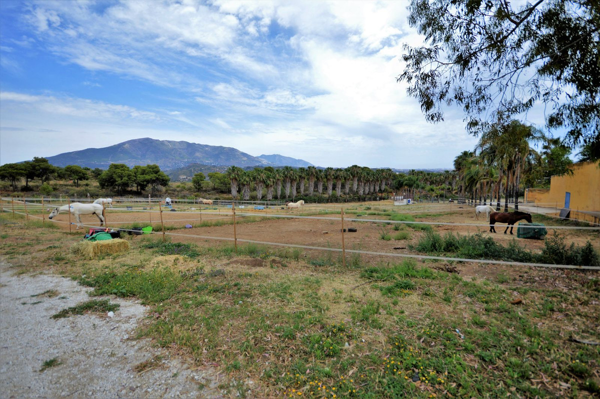 9 Bed Townhouse for sale in Mijas Costa Del Sol, Málaga, Spain