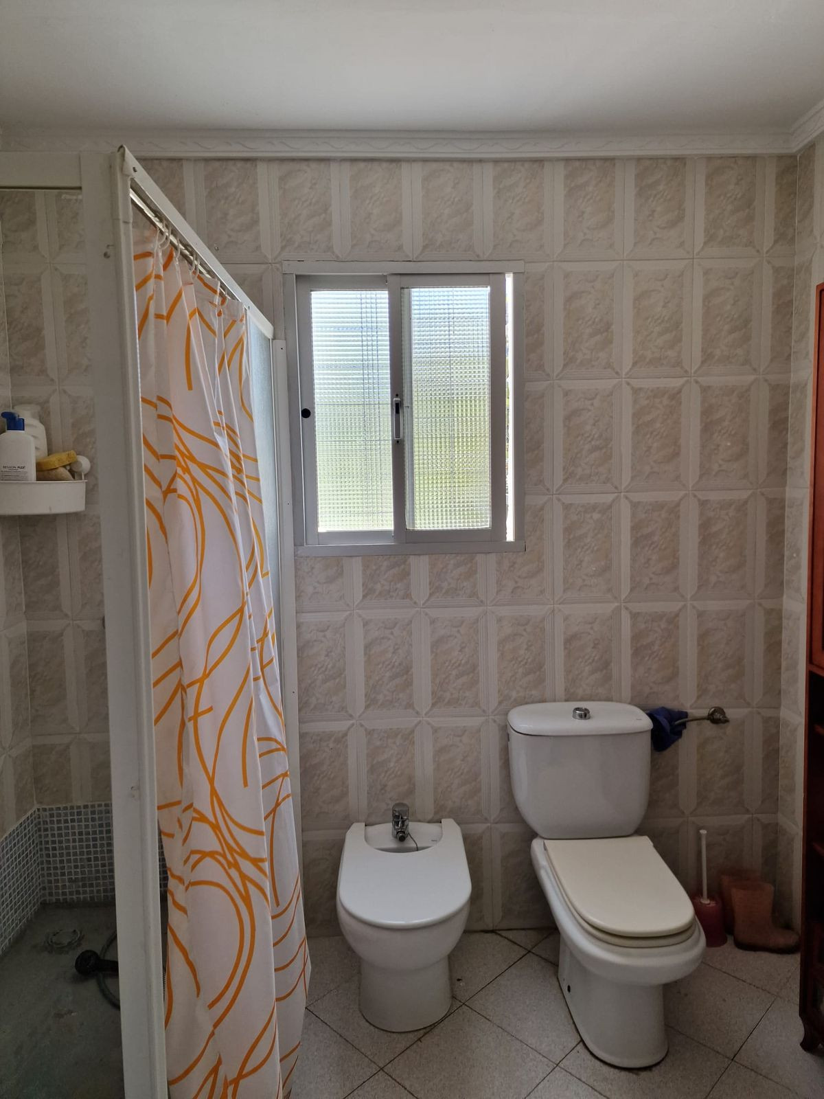 8 Bed Townhouse for sale in Tolox Costa Del Sol, Málaga, Spain