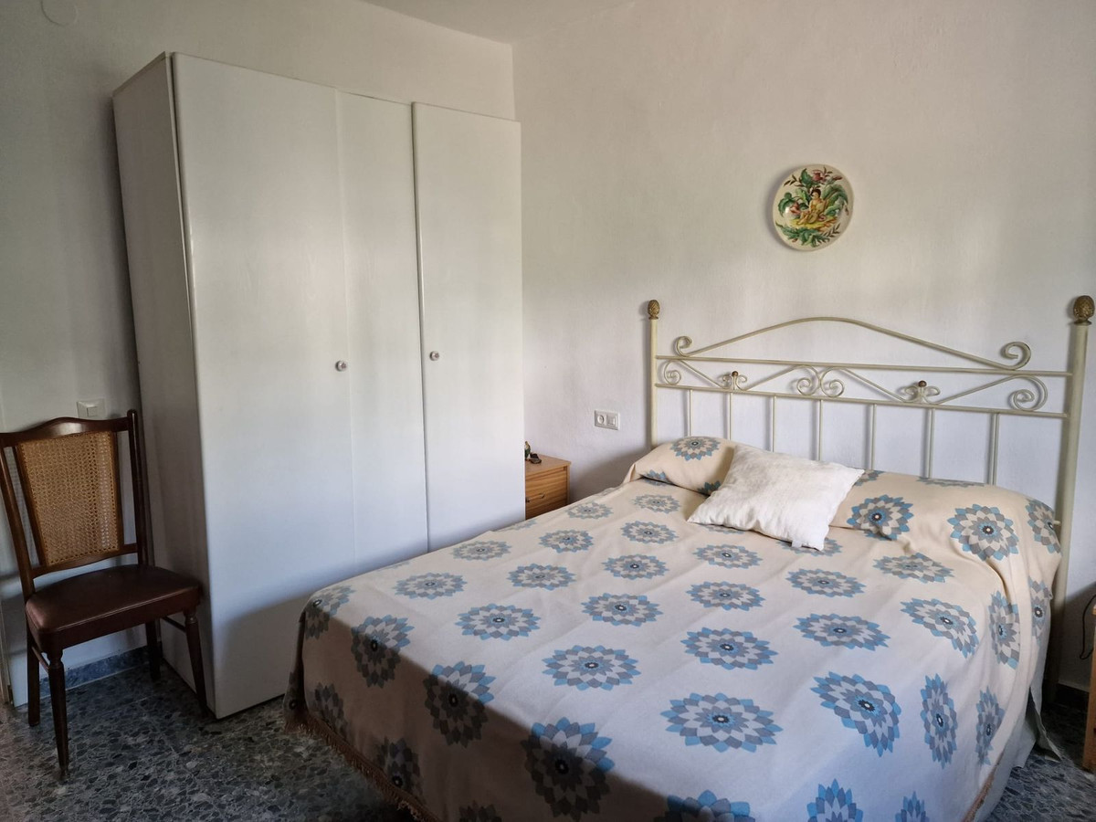 8 Bed Townhouse for sale in Tolox Costa Del Sol, Málaga, Spain