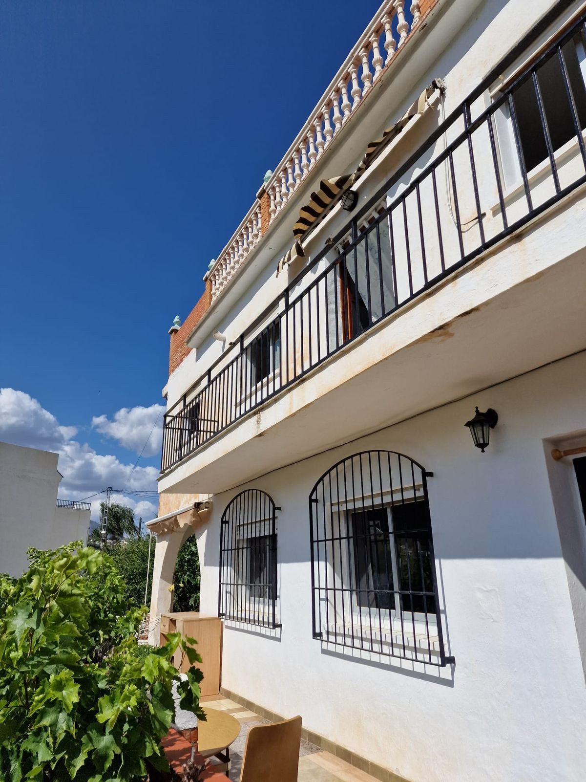 8 Bed Townhouse for sale in Tolox Costa Del Sol, Málaga, Spain