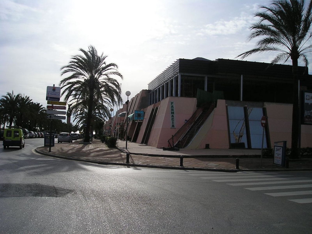 2 Bed Commercial unit for sale in Puerto Banús Costa Del Sol, Málaga, Spain