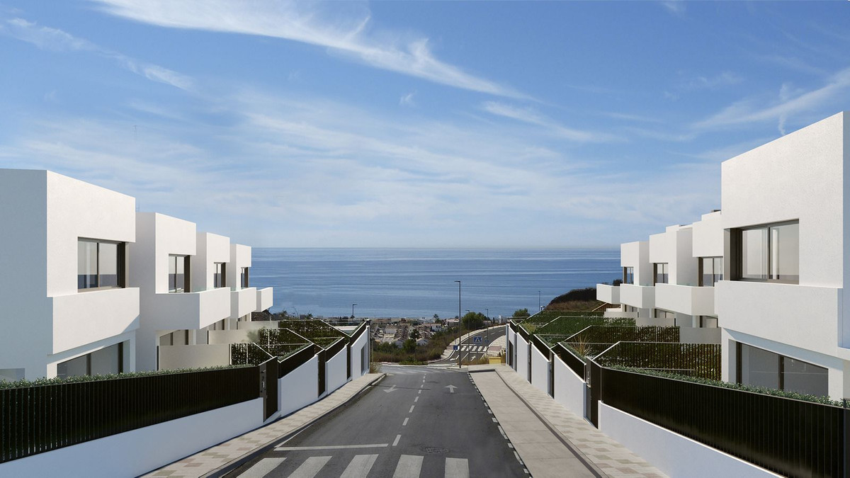 4 Bed Townhouse for sale in Rincón De La Victoria Costa Del Sol East, Málaga, Spain
