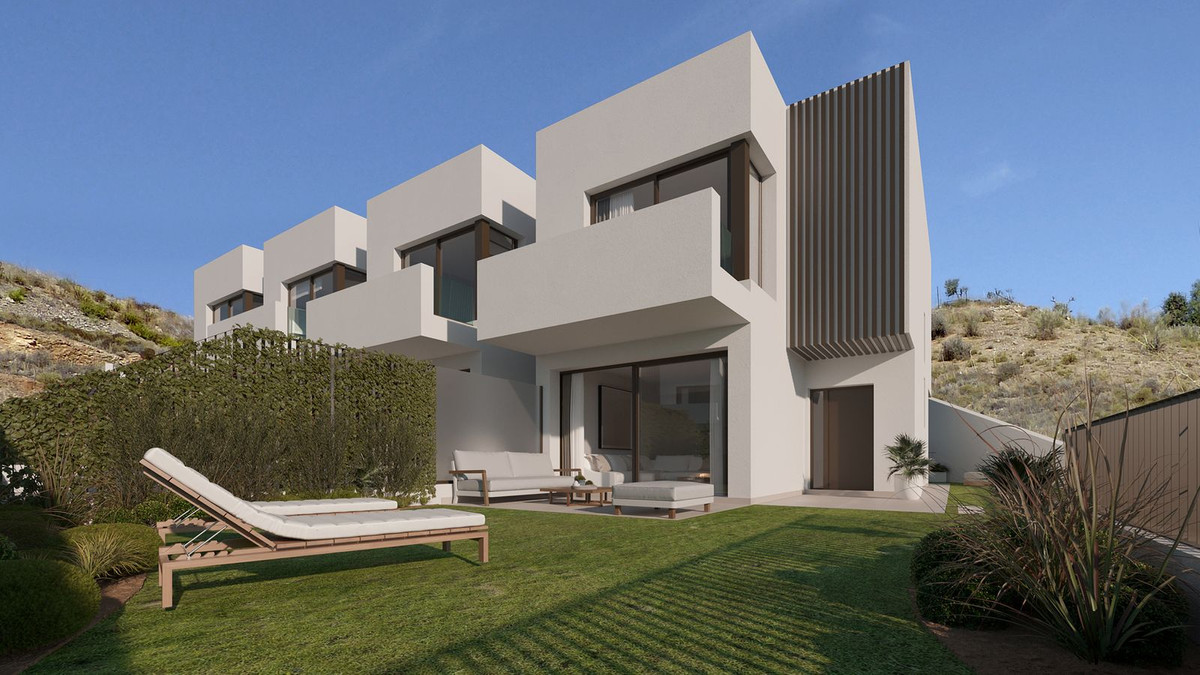 4 Bed Townhouse for sale in Rincón De La Victoria Costa Del Sol East, Málaga, Spain