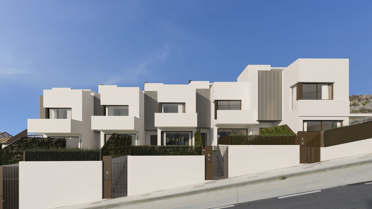 4 Bed Townhouse for sale in Rincón De La Victoria Costa Del Sol East, Málaga, Spain