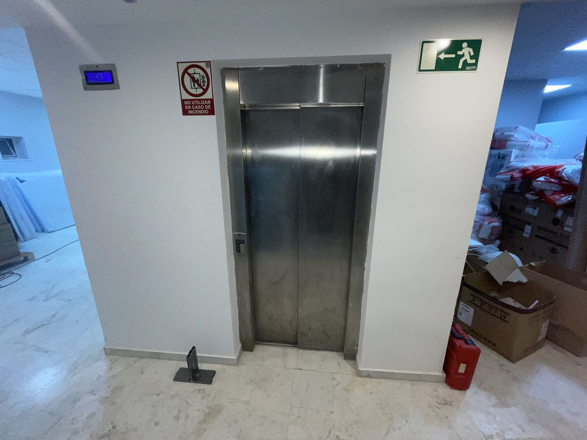 Se vende Hotel de 36 dormitorios en Costa Del Sol, Málaga, España