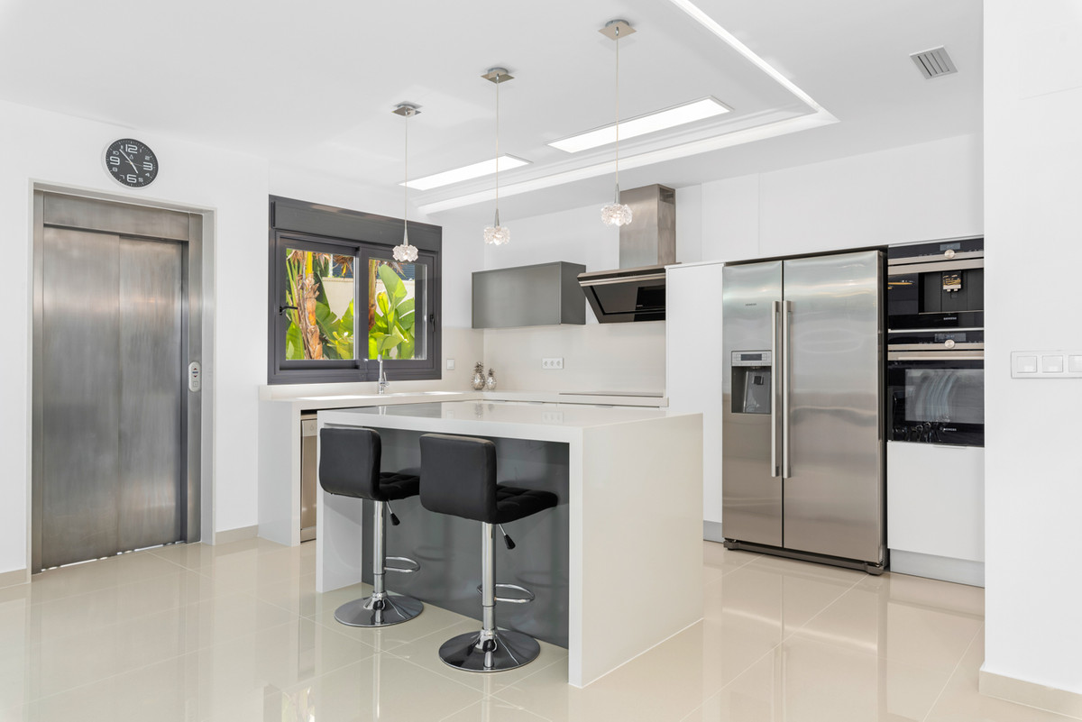 5 Bed Townhouse for sale in San Miguel De Salinas Costa Blanca, Alicante, Spain