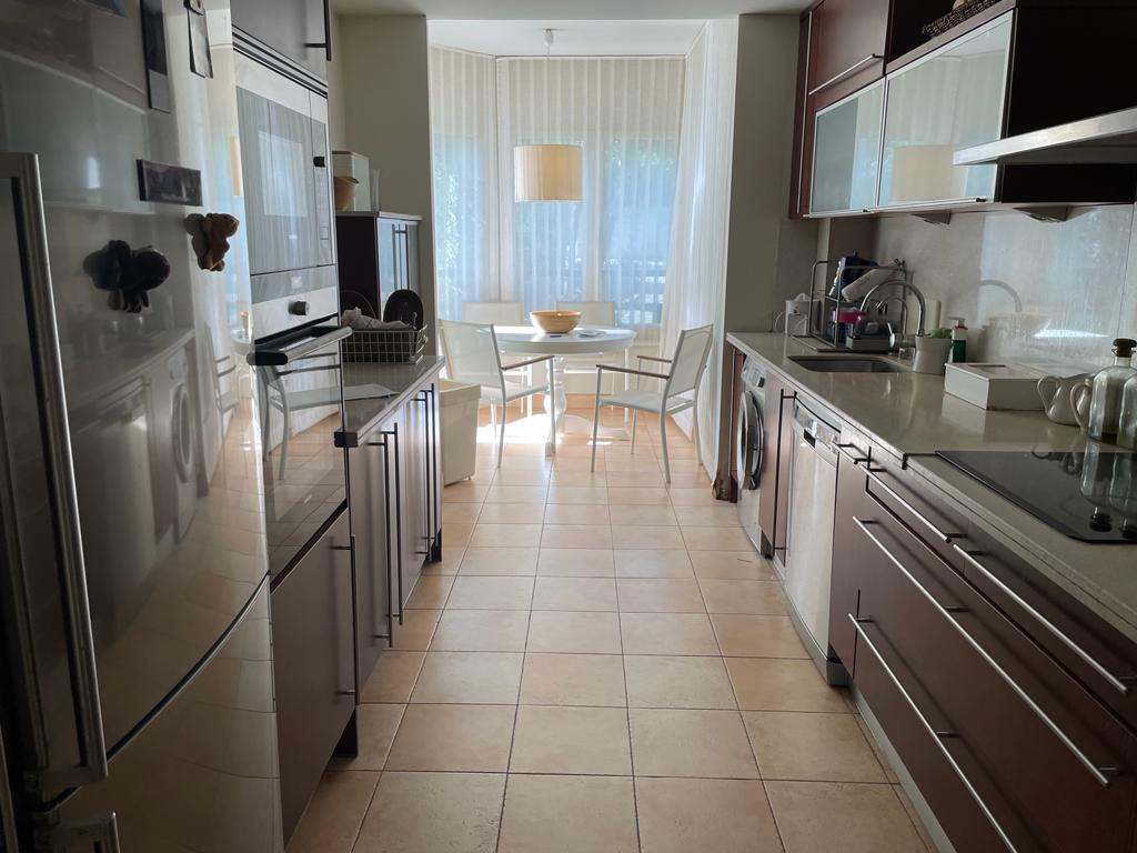 3 Bed Apartment for sale in The Golden Mile Costa Del Sol, Málaga, Spain