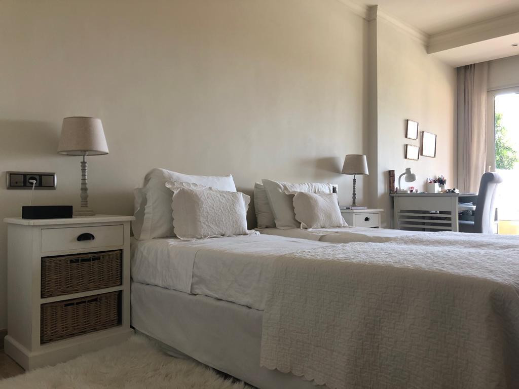 3 Bed Apartment for sale in The Golden Mile Costa Del Sol, Málaga, Spain