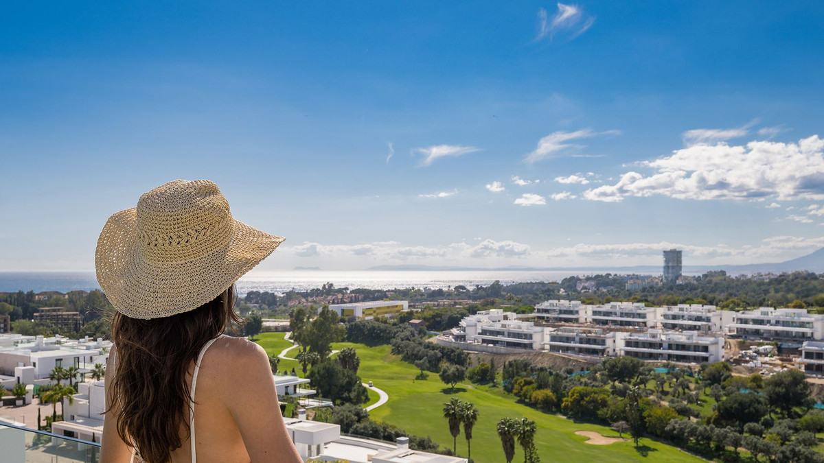 4 Bed Apartment for sale in Santa Clara Costa Del Sol, Málaga, Spain