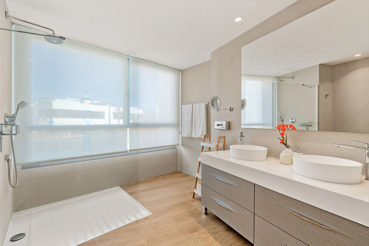 4 Bed Apartment for sale in Santa Clara Costa Del Sol, Málaga, Spain