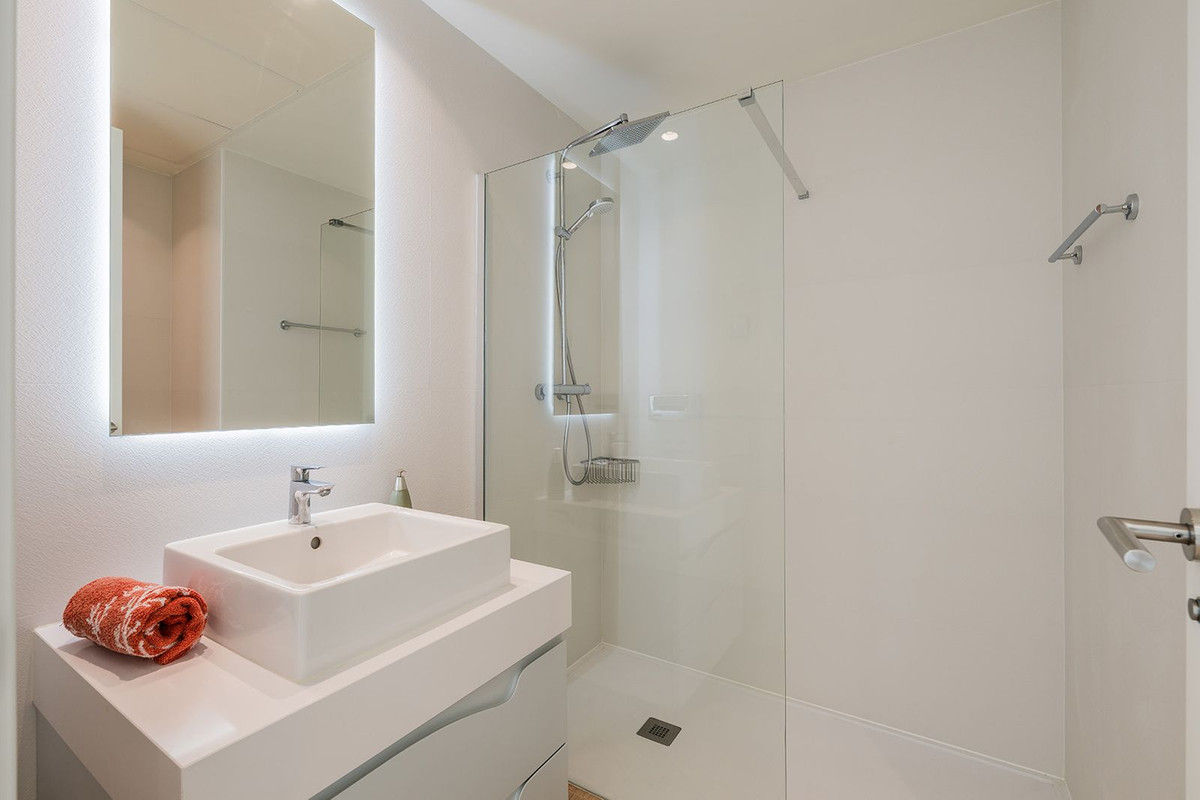 4 Bed Apartment for sale in Santa Clara Costa Del Sol, Málaga, Spain