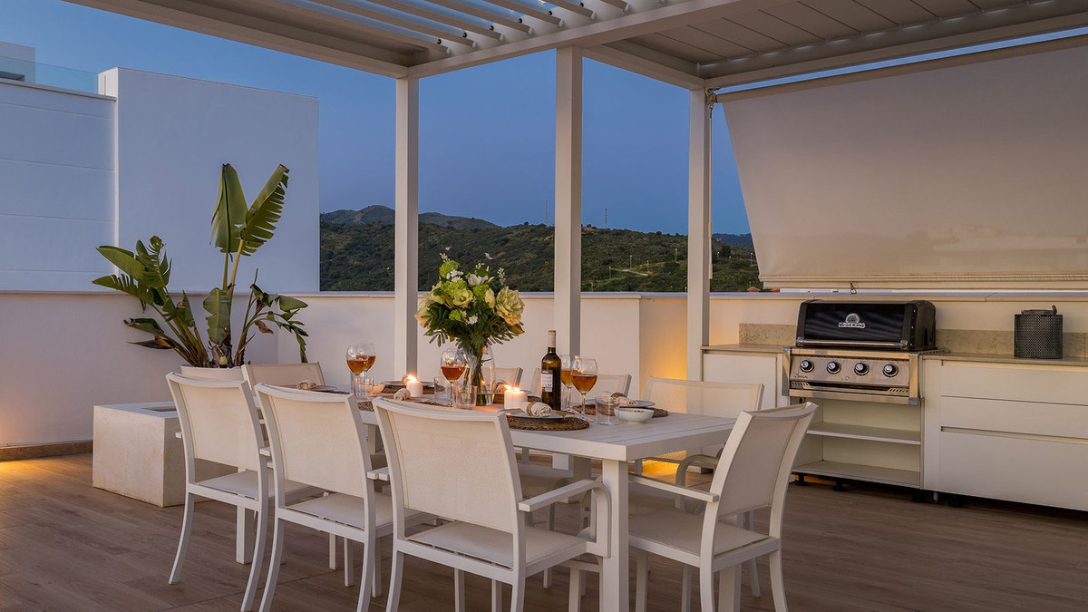 4 Bed Apartment for sale in Santa Clara Costa Del Sol, Málaga, Spain
