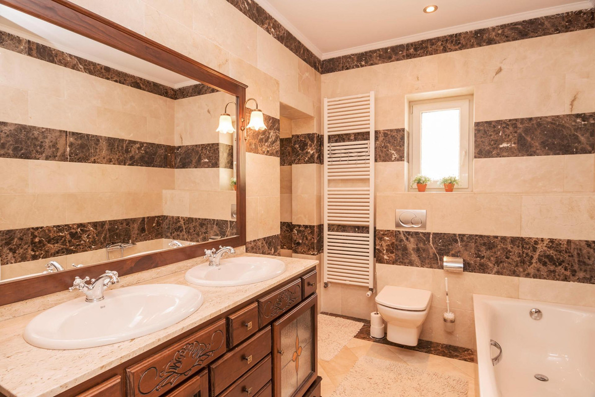 4 Bed Townhouse for sale in Callosa Den Sarria Costa Blanca, Alicante, Spain