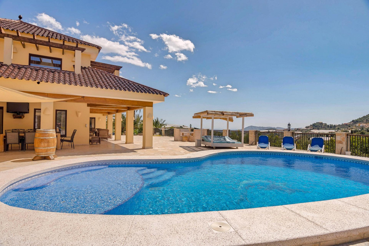 4 Bed Townhouse for sale in Callosa Den Sarria Costa Blanca, Alicante, Spain