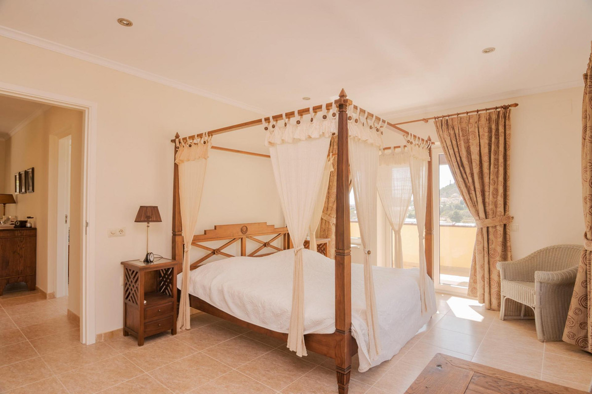 4 Bed Townhouse for sale in Callosa Den Sarria Costa Blanca, Alicante, Spain