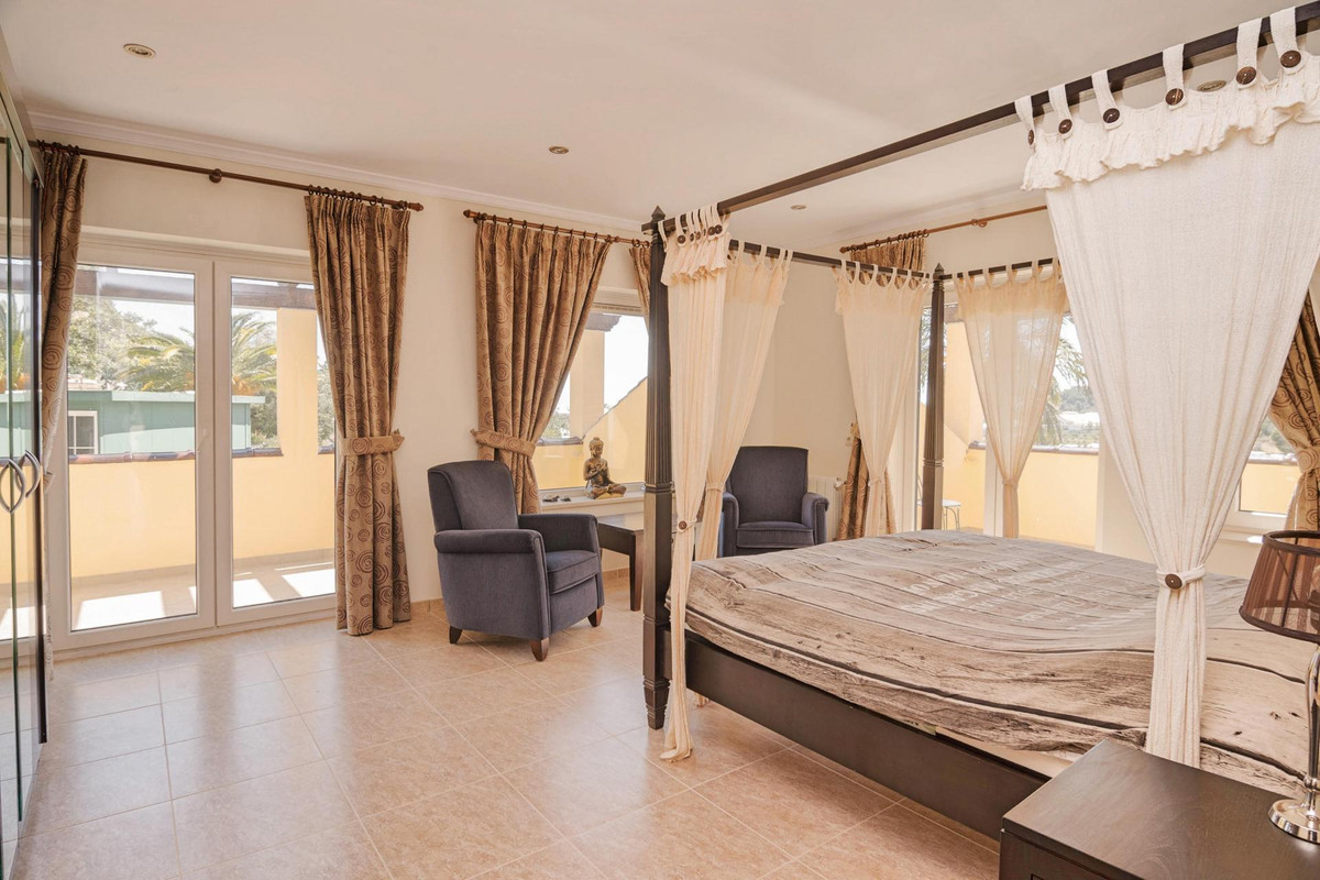 4 Bed Townhouse for sale in Callosa Den Sarria Costa Blanca, Alicante, Spain