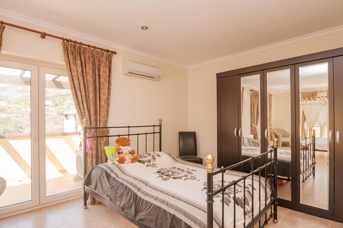 4 Bed Townhouse for sale in Callosa Den Sarria Costa Blanca, Alicante, Spain