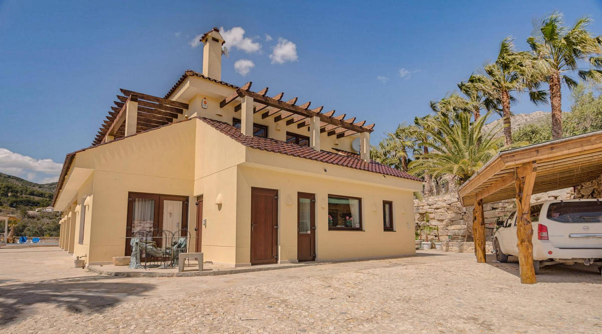 4 Bed Townhouse for sale in Callosa Den Sarria Costa Blanca, Alicante, Spain