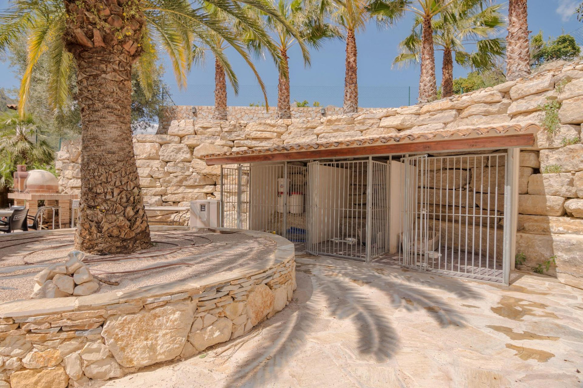 4 Bed Townhouse for sale in Callosa Den Sarria Costa Blanca, Alicante, Spain