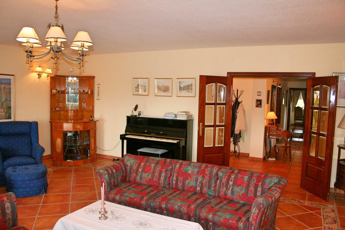 5 Bed Townhouse for sale in Lalfás Del Pi Costa Blanca, Alicante, Spain