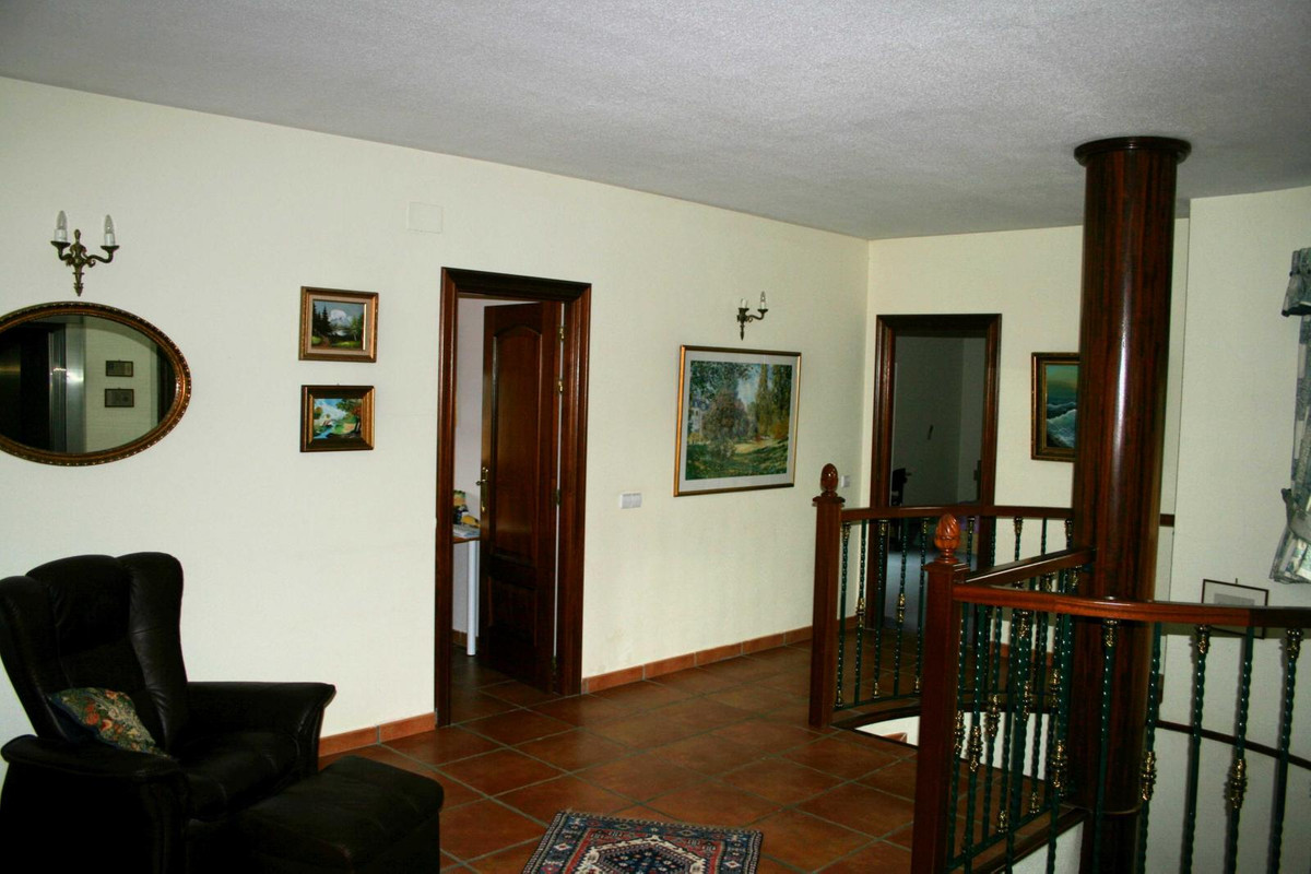 5 Bed Townhouse for sale in Lalfás Del Pi Costa Blanca, Alicante, Spain