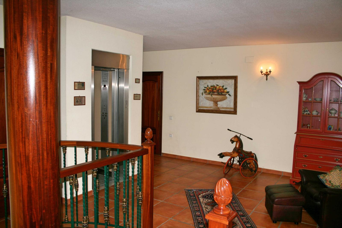 5 Bed Townhouse for sale in Lalfás Del Pi Costa Blanca, Alicante, Spain