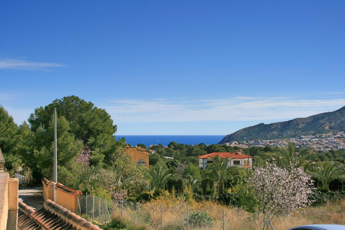 5 Bed Townhouse for sale in Lalfás Del Pi Costa Blanca, Alicante, Spain