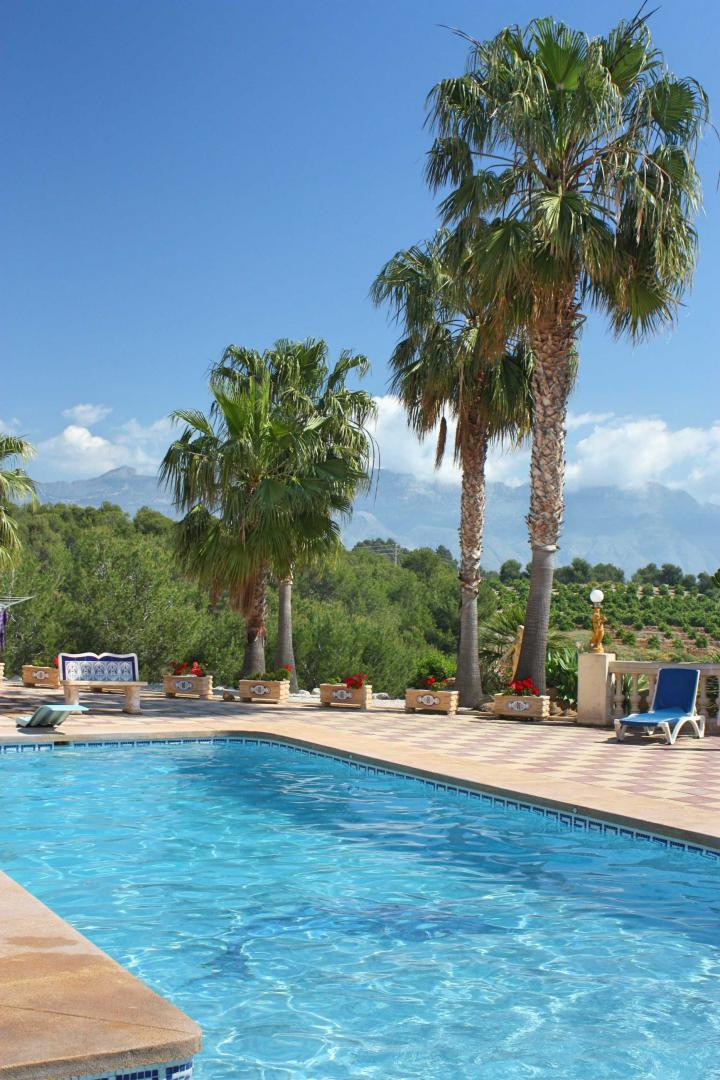 5 Bed Townhouse for sale in Lalfás Del Pi Costa Blanca, Alicante, Spain