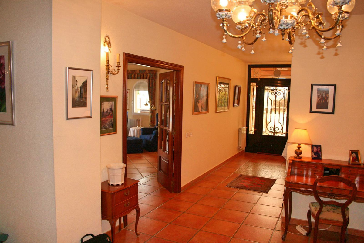5 Bed Townhouse for sale in Lalfás Del Pi Costa Blanca, Alicante, Spain