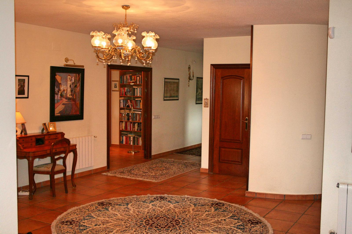 5 Bed Townhouse for sale in Lalfás Del Pi Costa Blanca, Alicante, Spain