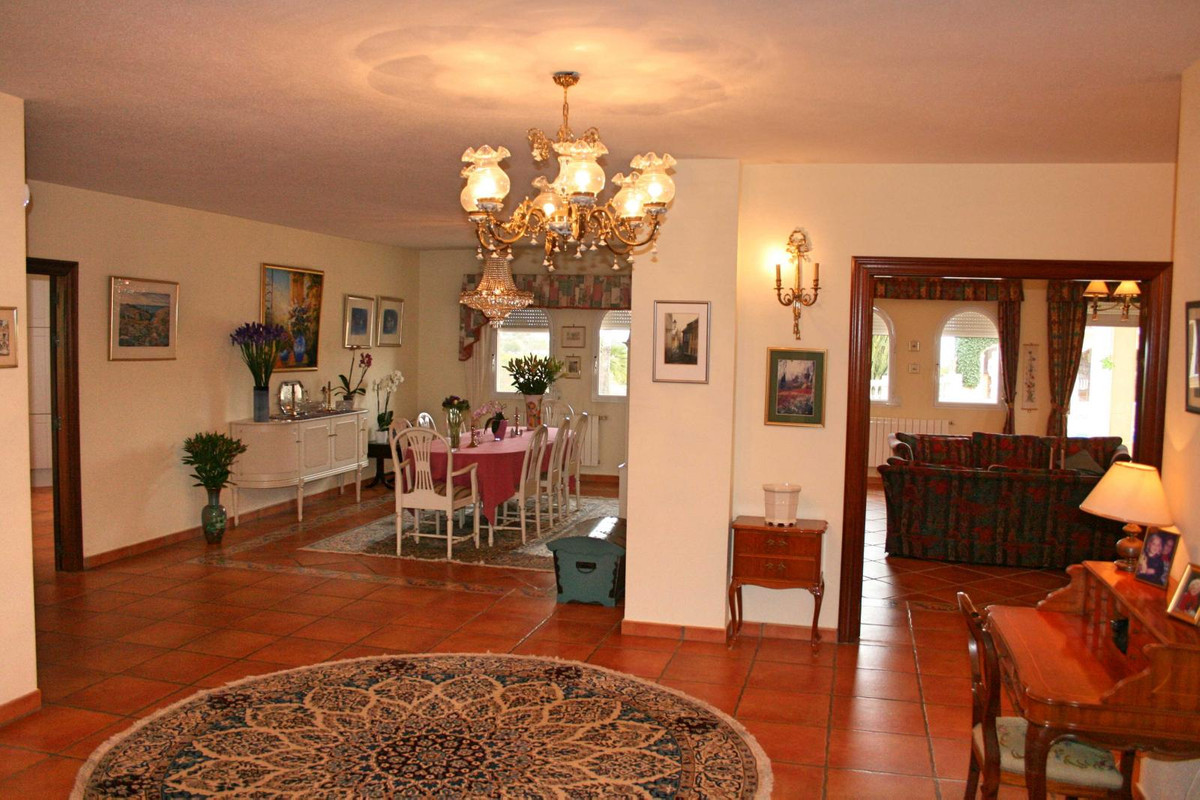 5 Bed Townhouse for sale in Lalfás Del Pi Costa Blanca, Alicante, Spain
