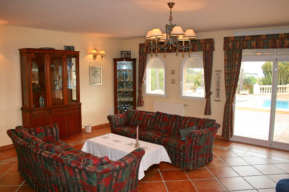 5 Bed Townhouse for sale in Lalfás Del Pi Costa Blanca, Alicante, Spain