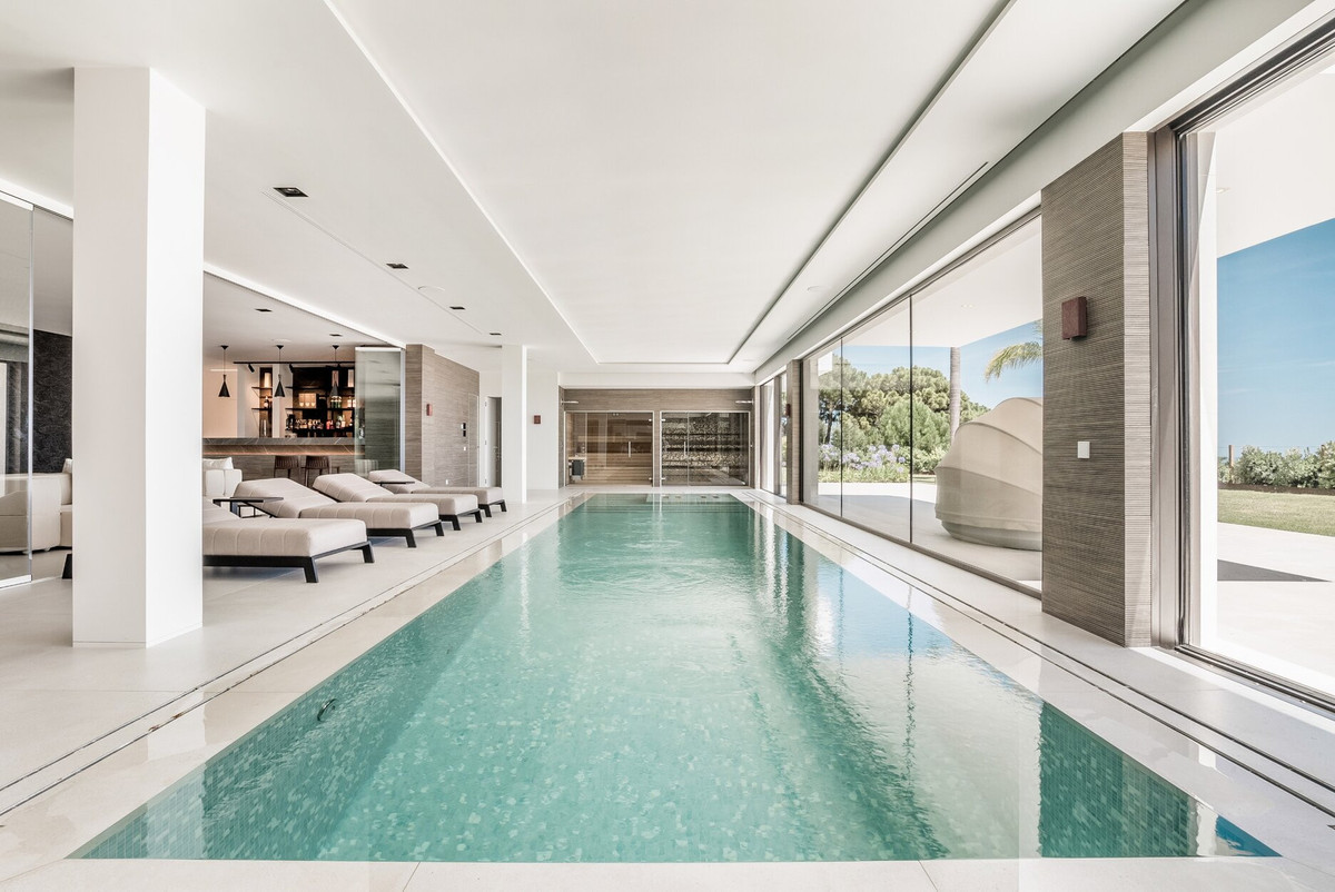 Se vende Villa - Chalet de 7 dormitorios en Costa Del Sol, Málaga, España