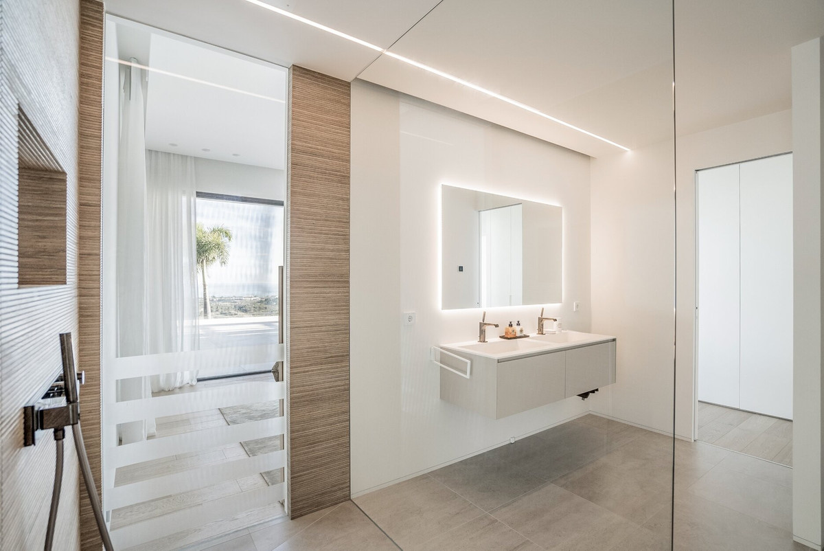 Se vende Villa - Chalet de 7 dormitorios en Costa Del Sol, Málaga, España