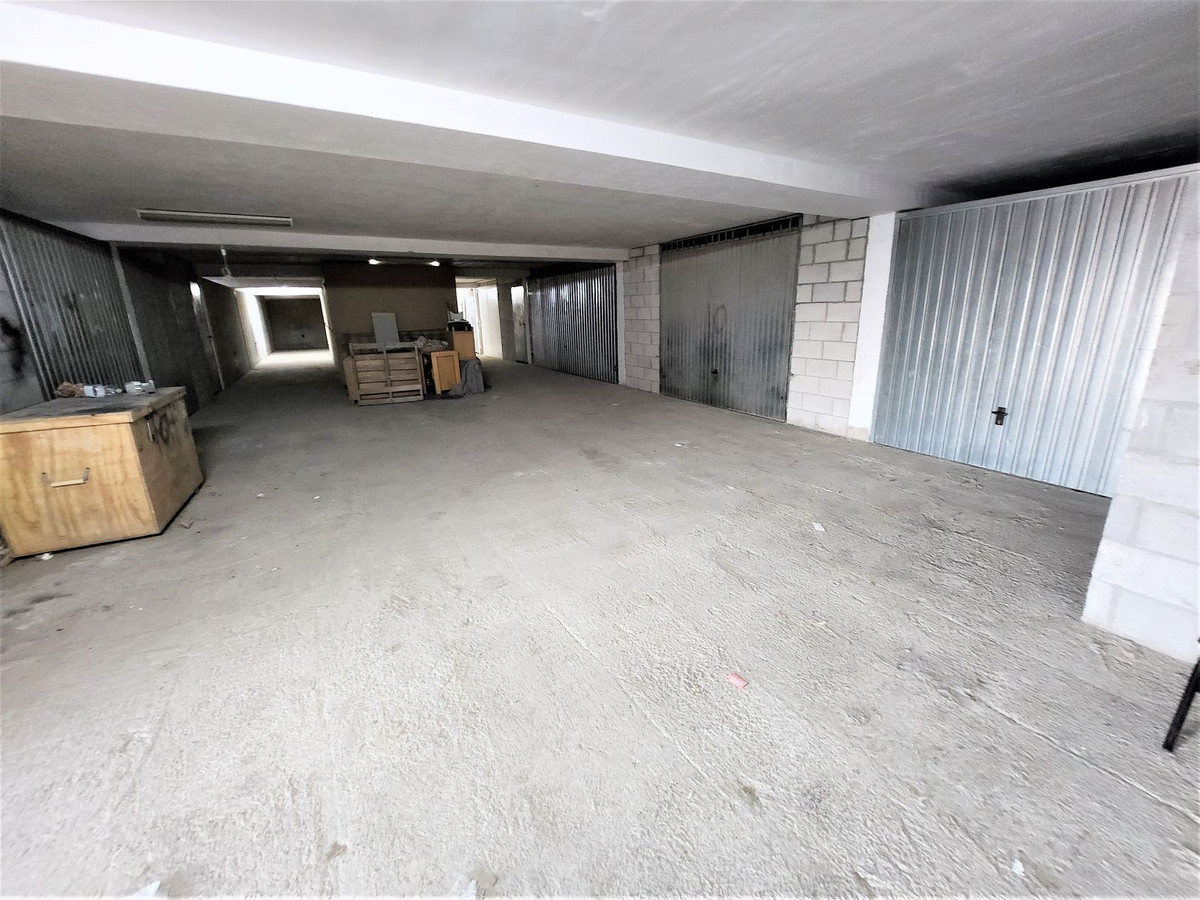 Commercial unit for sale in Manilva Costa Del Sol, Málaga, Spain