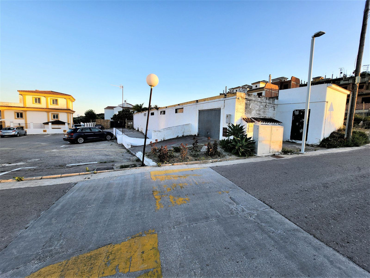 Commercial unit for sale in Manilva Costa Del Sol, Málaga, Spain