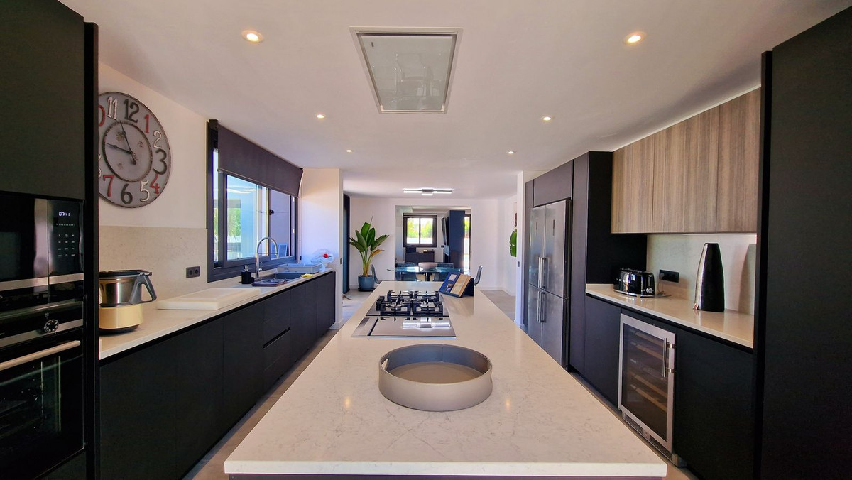 3 Bed Townhouse for sale in San Pedro De Alcántara Costa Del Sol, Málaga, Spain