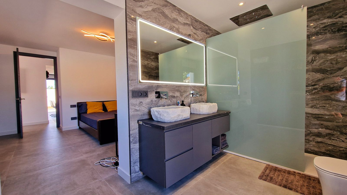 3 Bed Townhouse for sale in San Pedro De Alcántara Costa Del Sol, Málaga, Spain