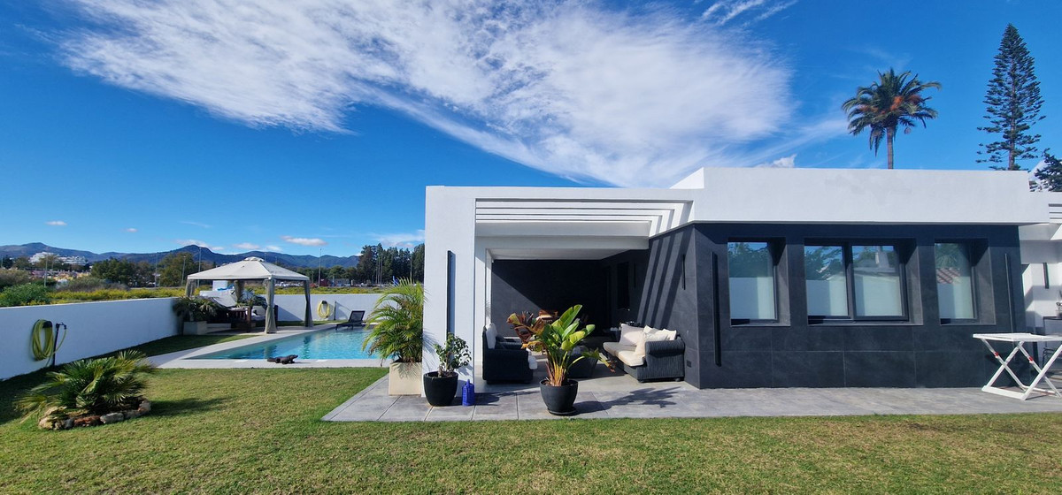 3 Bed Townhouse for sale in San Pedro De Alcántara Costa Del Sol, Málaga, Spain