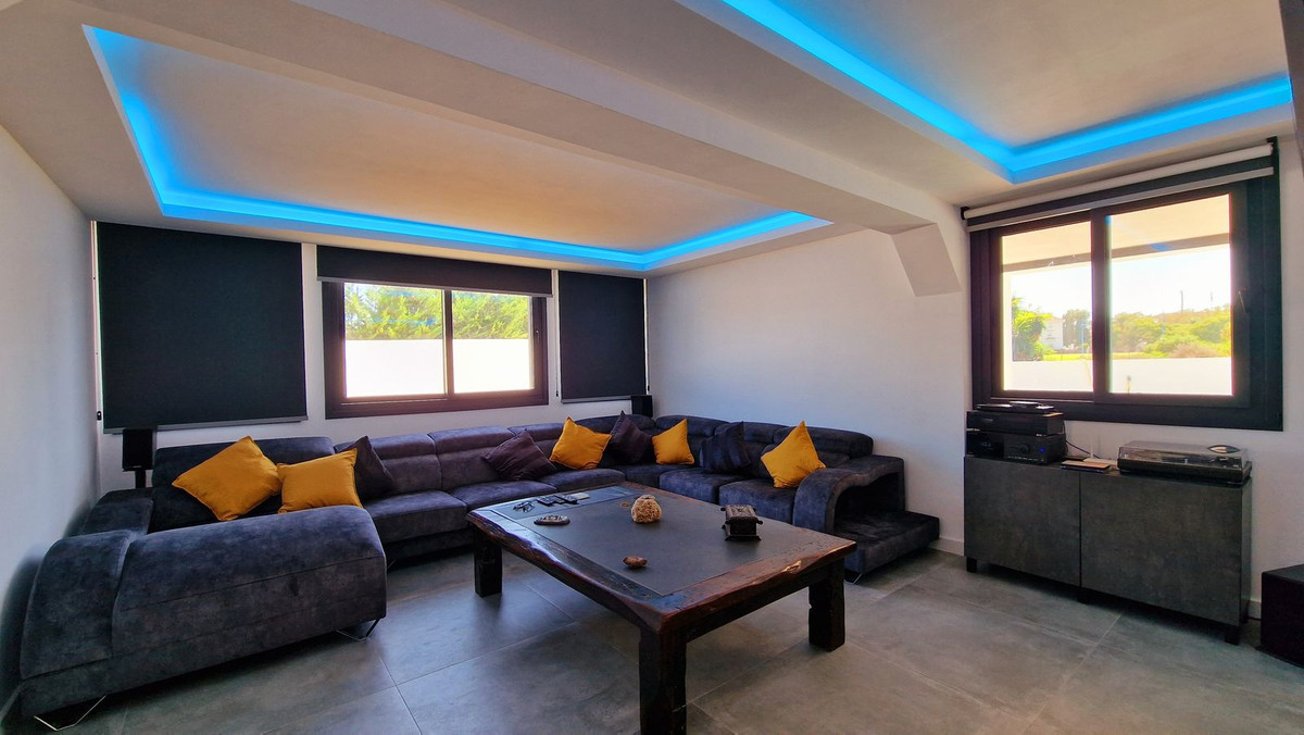 3 Bed Townhouse for sale in San Pedro De Alcántara Costa Del Sol, Málaga, Spain