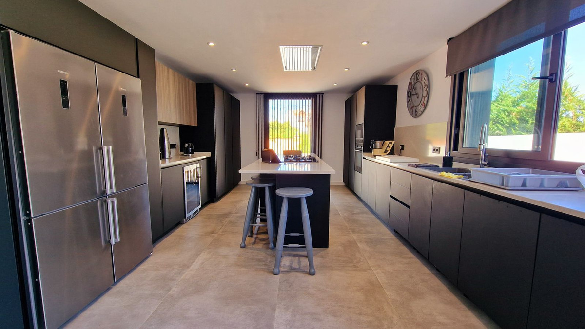 3 Bed Townhouse for sale in San Pedro De Alcántara Costa Del Sol, Málaga, Spain