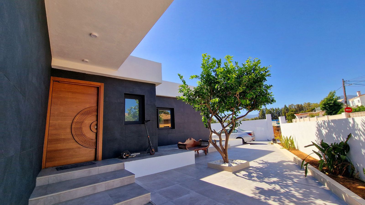 3 Bed Townhouse for sale in San Pedro De Alcántara Costa Del Sol, Málaga, Spain