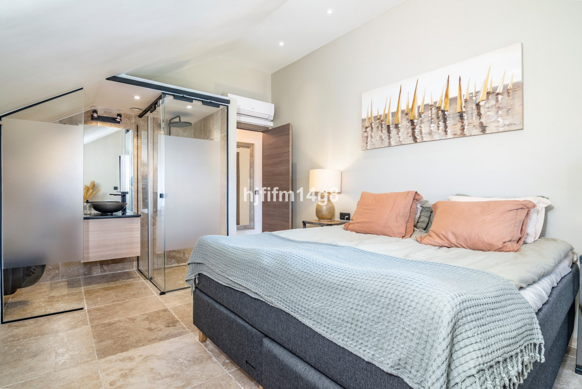 3 Bed Apartment for sale in Nueva Andalucía Costa Del Sol, Málaga, Spain