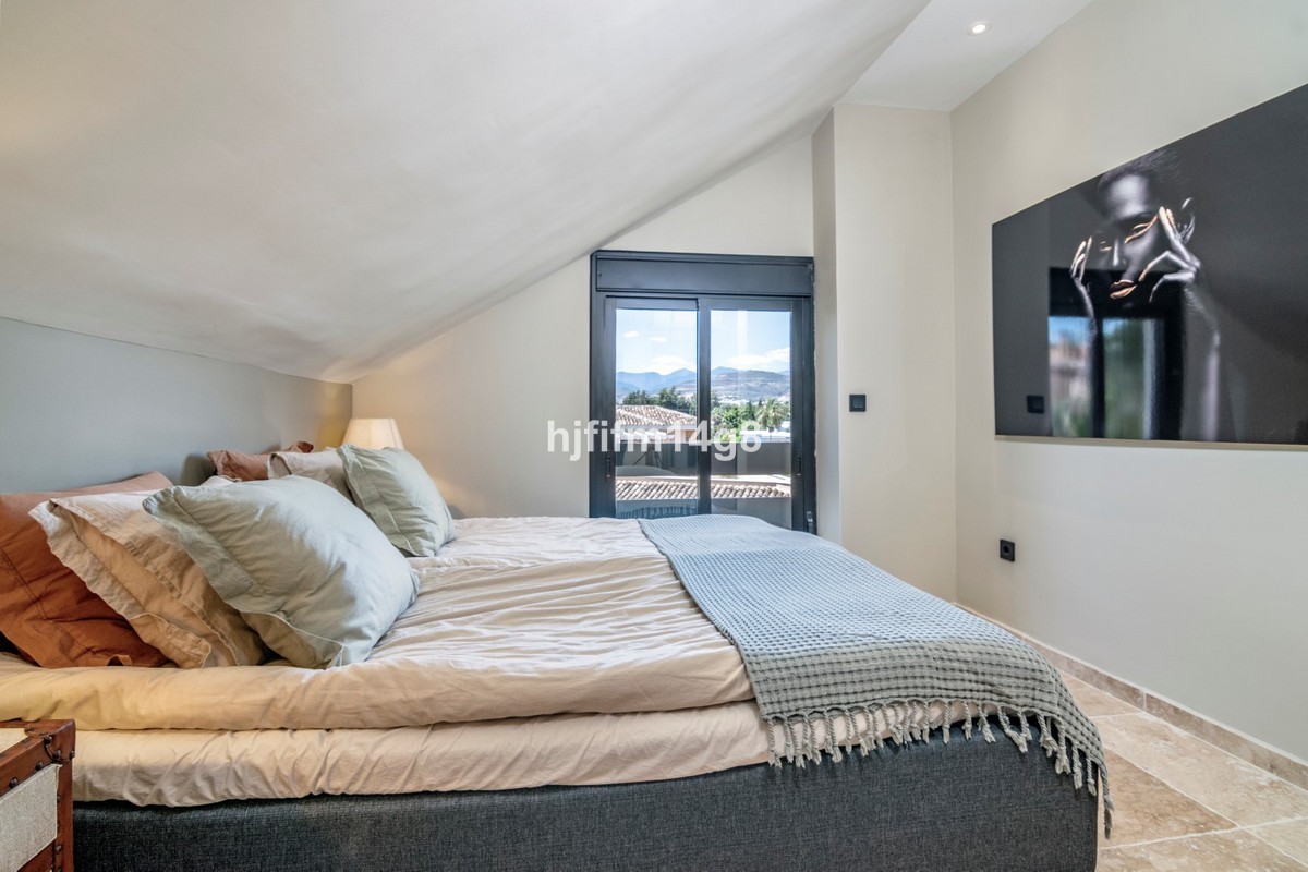 3 Bed Apartment for sale in Nueva Andalucía Costa Del Sol, Málaga, Spain