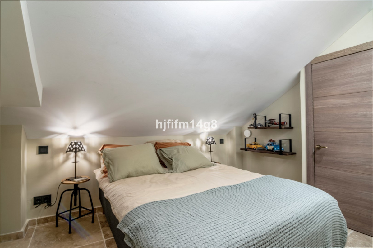 3 Bed Apartment for sale in Nueva Andalucía Costa Del Sol, Málaga, Spain